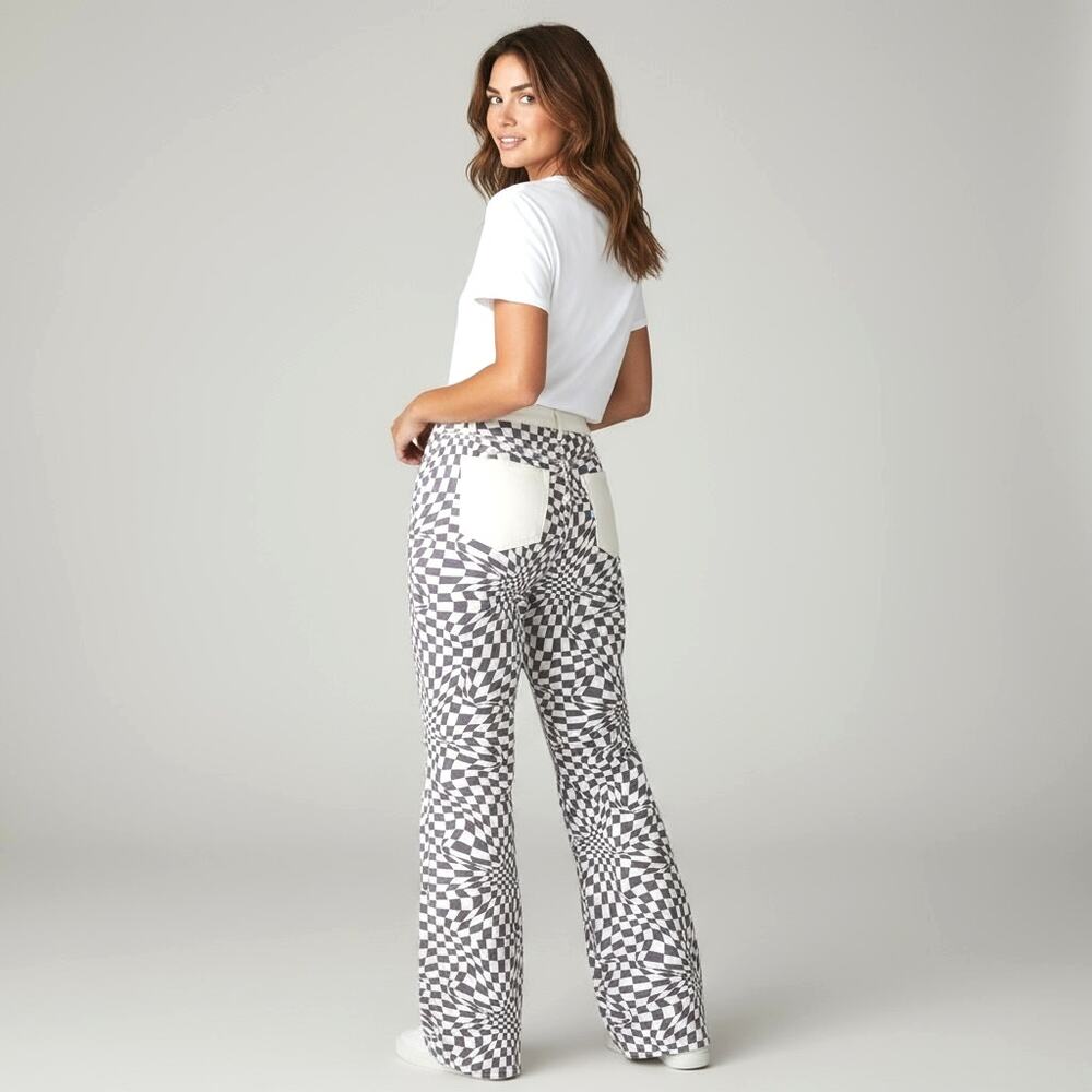 Lavender & White Geometric Abstract Print Wide Leg High Rise Flared Jeans NWOT L